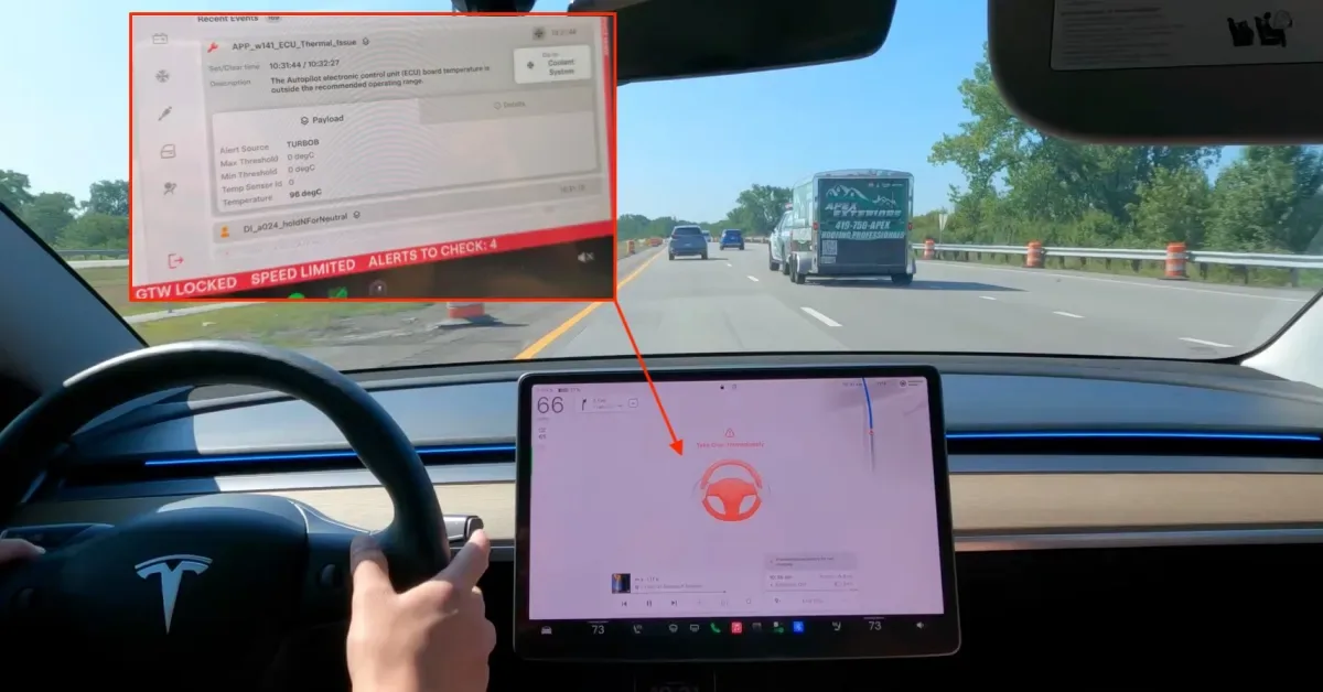 Tesla’nın direksiyon ve orta ekranı; ekranda sürüş arayüzü, üst köşedeki yakınlaştırmada ise bir yazılım uyarısı görülüyor.