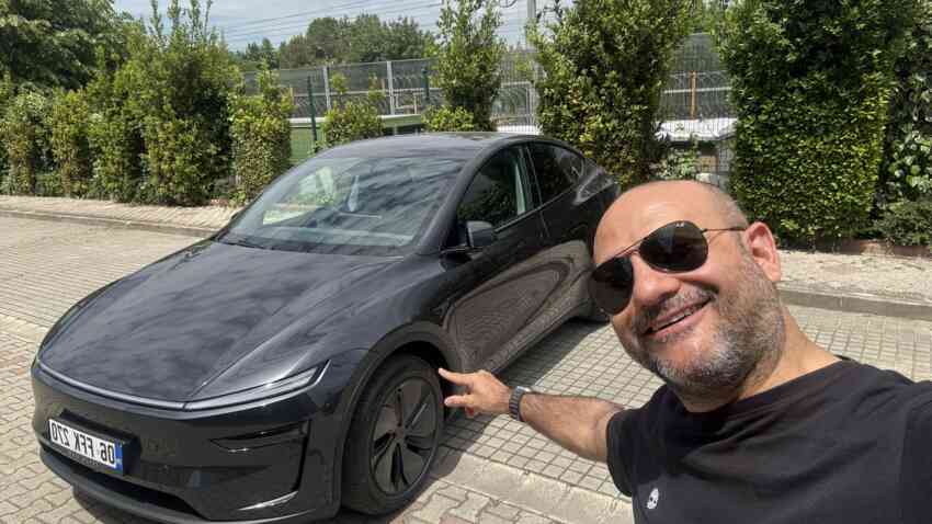 Yeni Model Y SR ilk sahipleriyle buluştu: Teslim sonrası ilk izlenimler