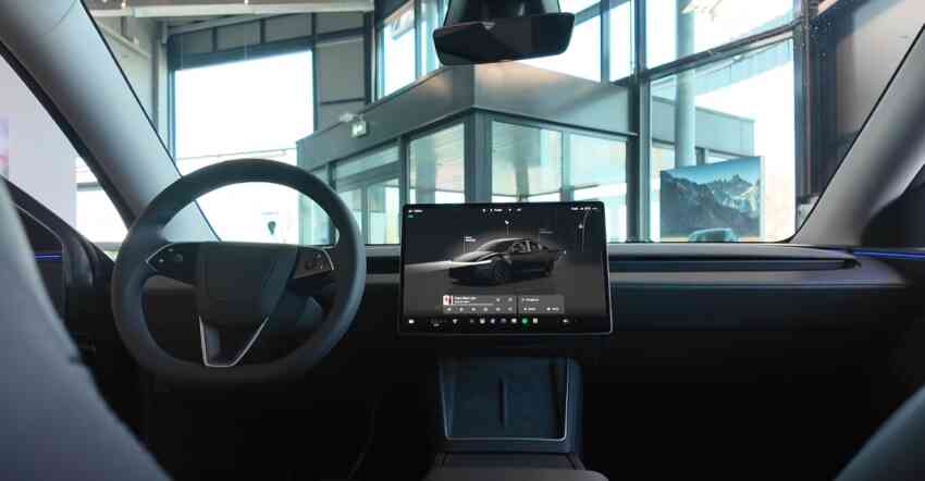 Tesla Model Y SR Türkiye teslimatları başlıyor: Detaylı iç mekan videosu
