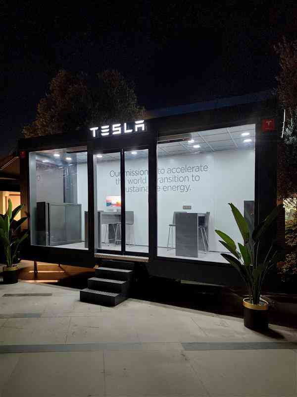 Mini Tesla Showroom Türkiye’yi gezmeye başladı, hem de Model Y’nin arkasında - Tesla Haberleri