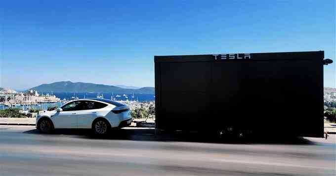 Mini Tesla Showroom Türkiye’yi gezmeye başladı, hem de Model Y’nin arkasında - Tesla Haberleri